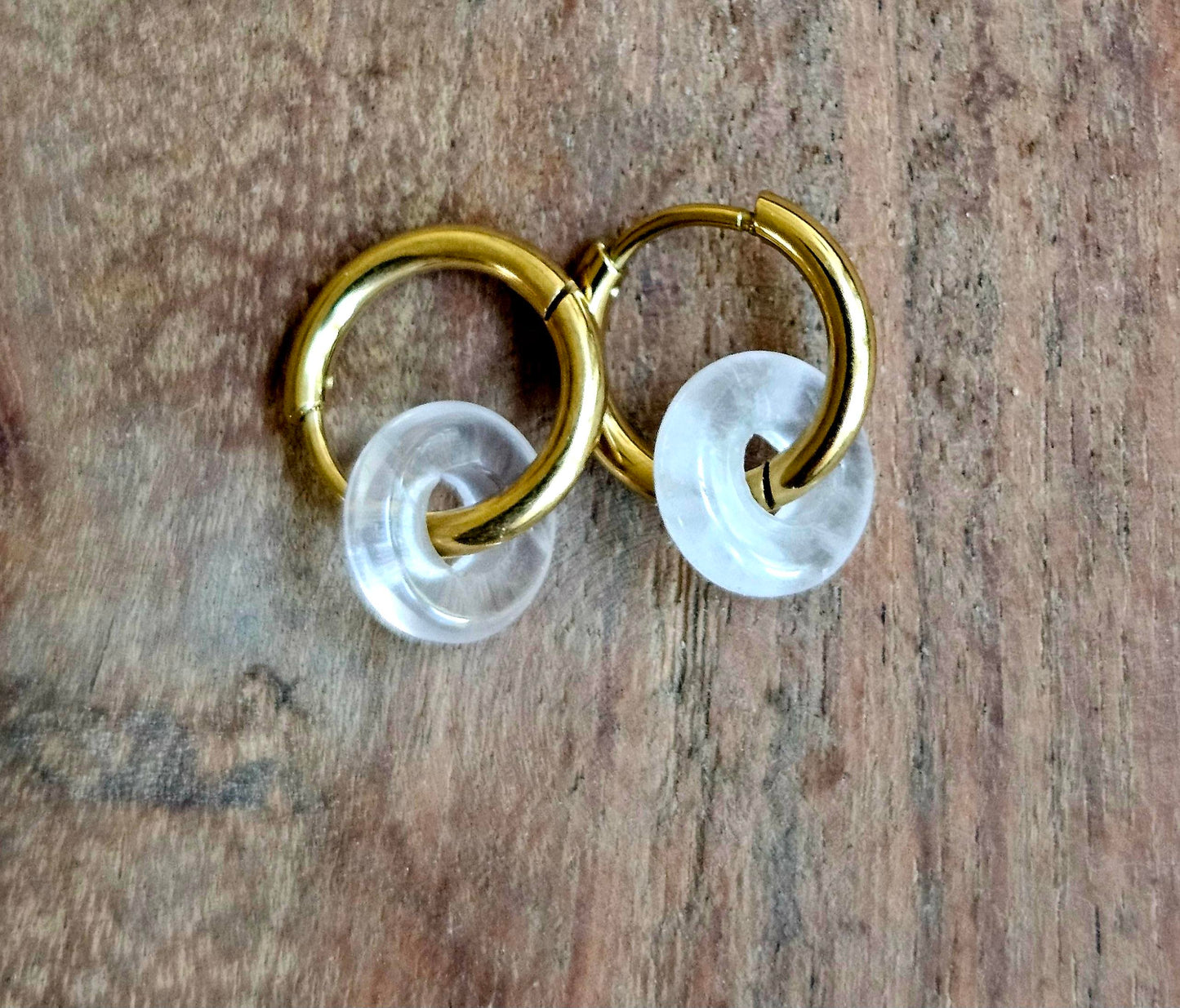Quartz stone hoop earrings