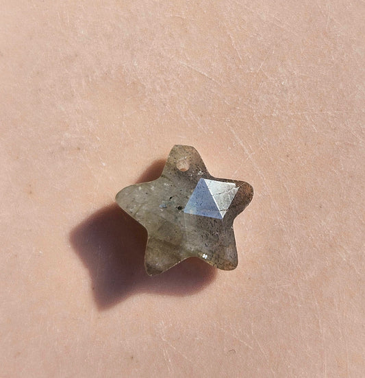 Labradorite star