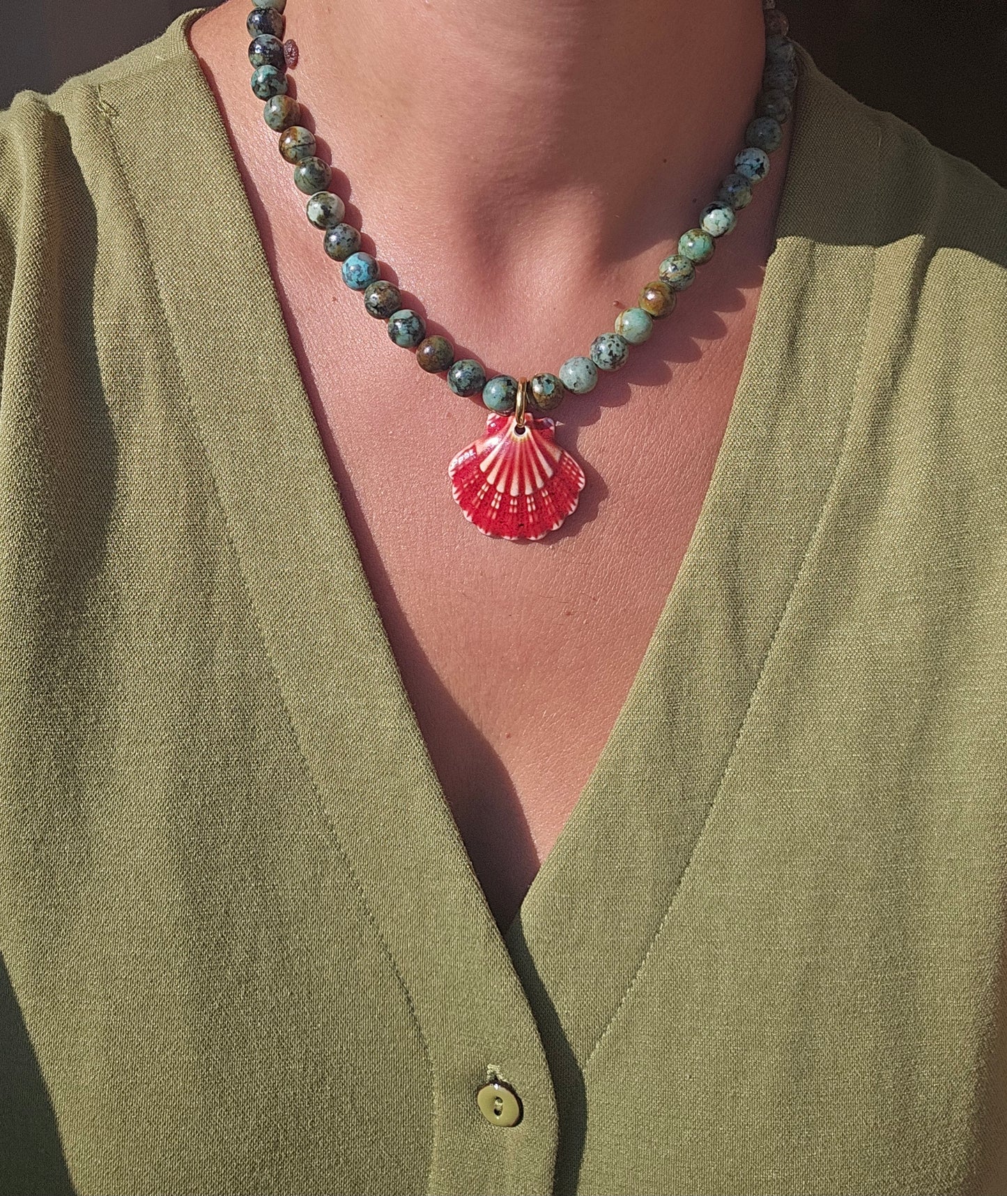 Turquoise red shell