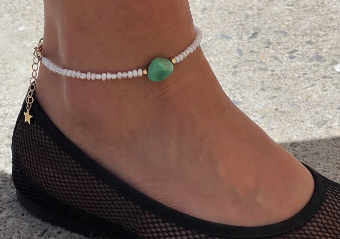 Holiday anklet