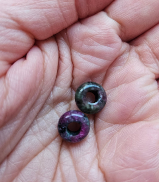 Epidote hoops