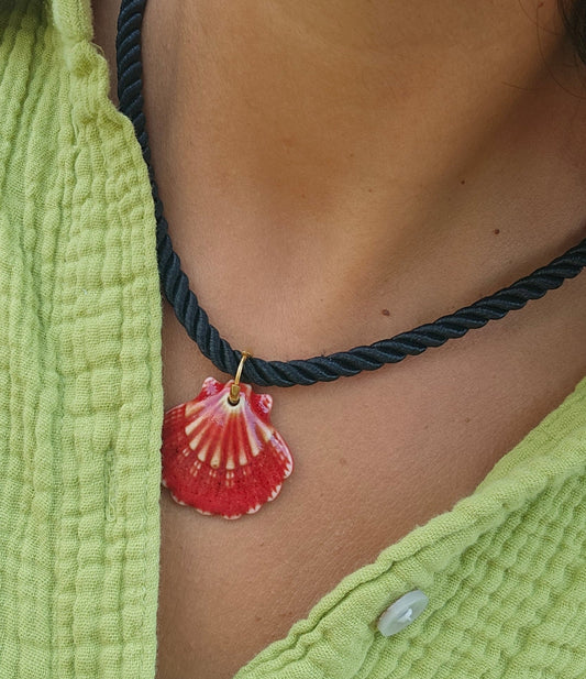 Red ceramic shell